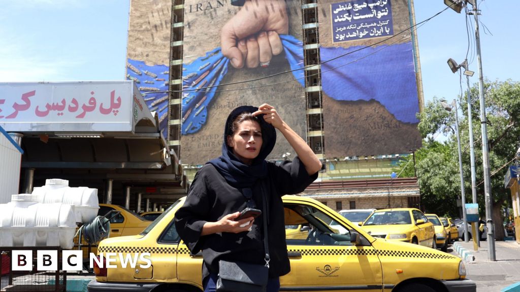 Trump Mengingatkan Iran Jam Berjalan Berbunyi Saat Talks Perang Stalled